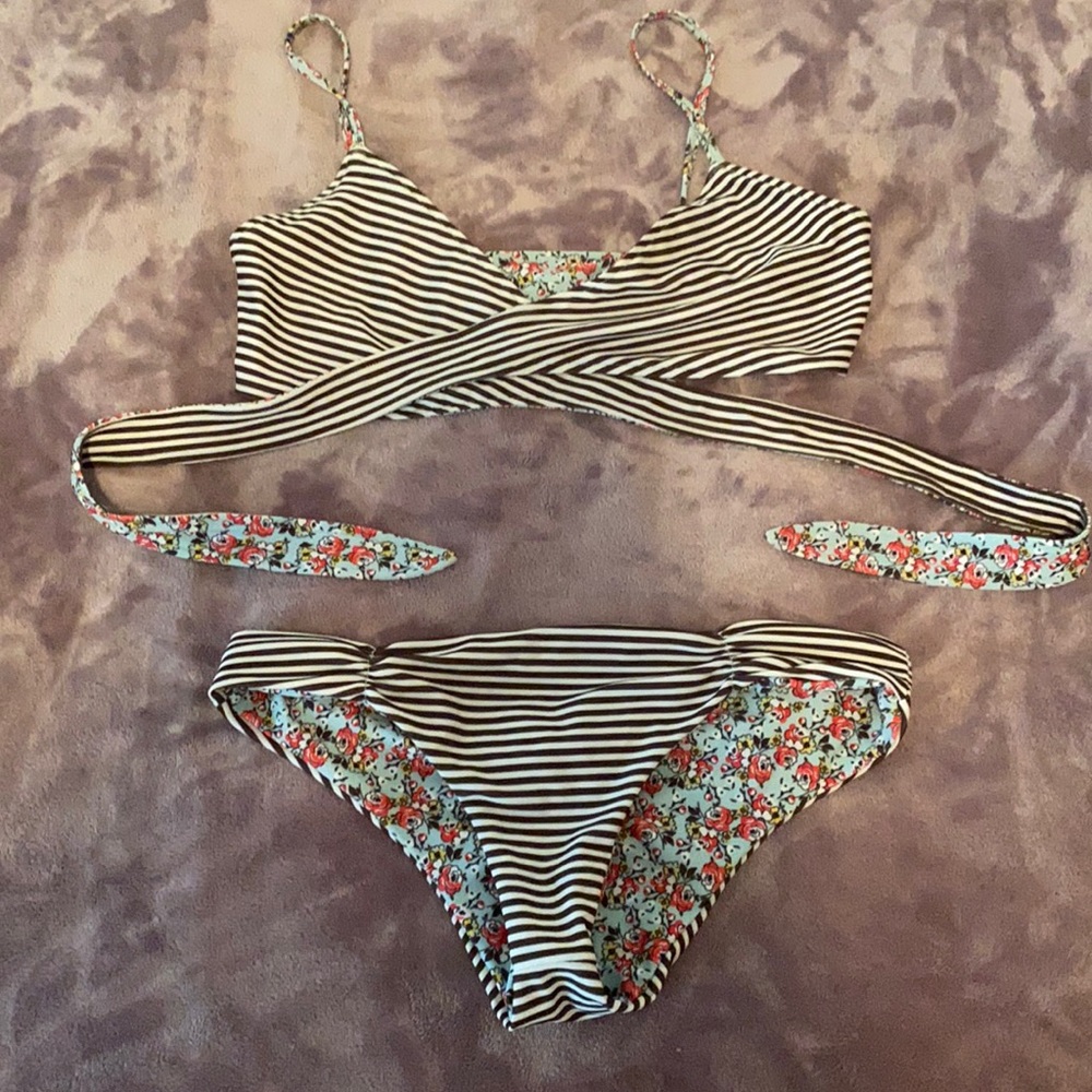 L space reversible matching bikini set